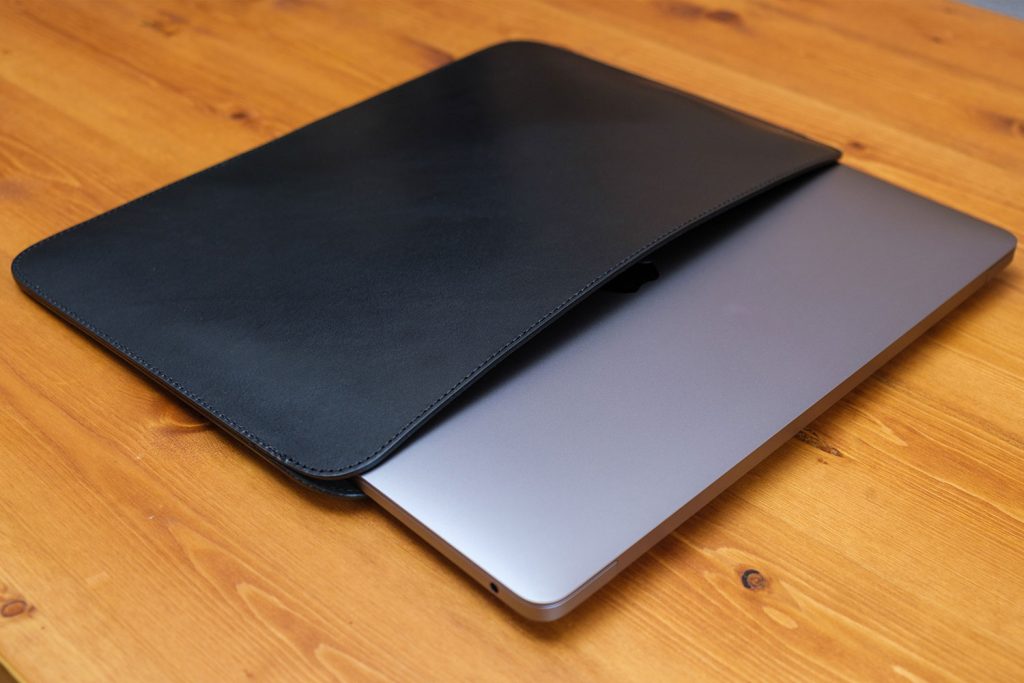 育てるPCケース。drip Leather MacBook Case 13インチ レビュー